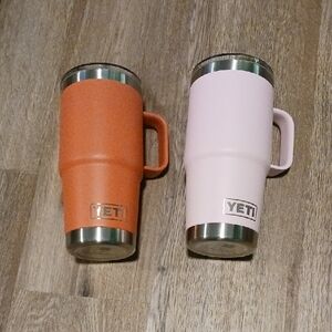 2 Yeti 20 Oz  Ramblers With Mag Slide Lids